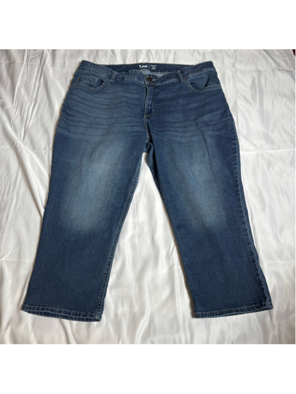 Women's Lee Regular Fit Mid Rise Capri Jeans Blue Size 20 - Picture 1 of 5